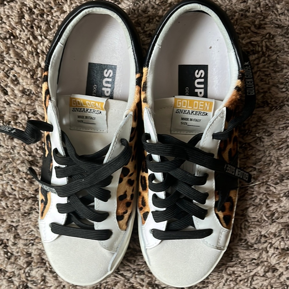 Golden goose shoes, used one time good shoes 🤩🤩